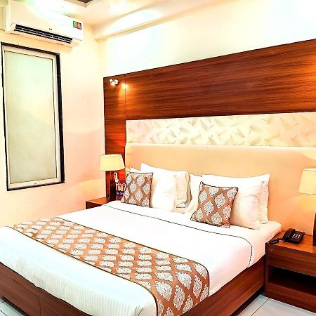 Hotel When In Gurgaon - Opposite To Artemis Hospital Εξωτερικό φωτογραφία