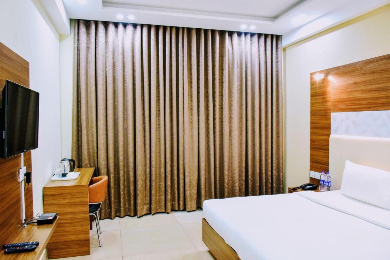 Hotel When In Gurgaon - Opposite To Artemis Hospital Εξωτερικό φωτογραφία