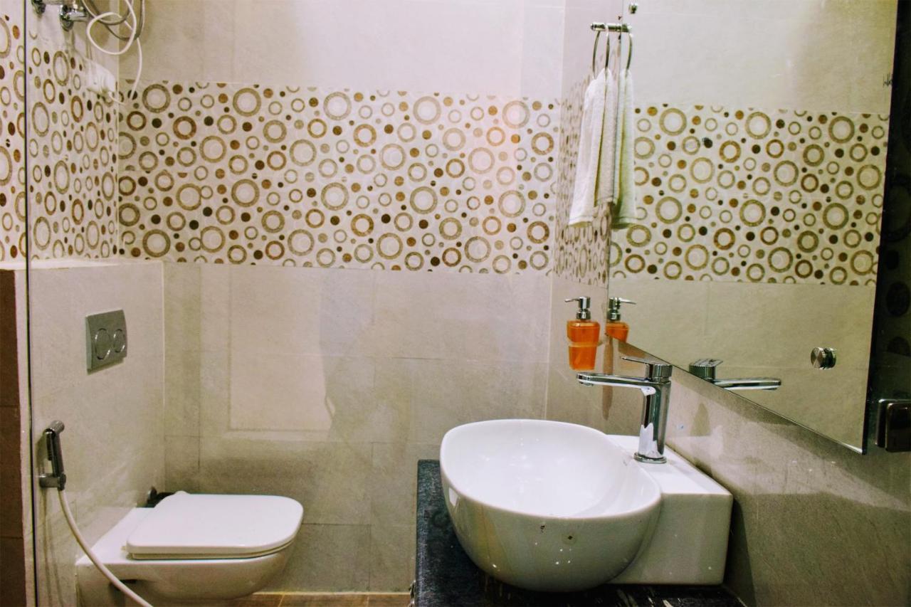 Hotel When In Gurgaon - Opposite To Artemis Hospital Εξωτερικό φωτογραφία